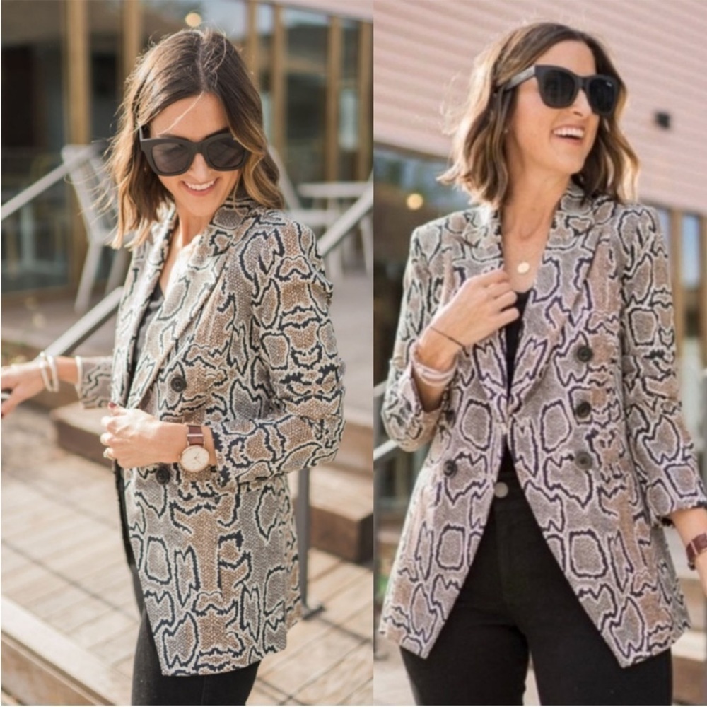 CAbi #3733 Python Snakeskin Print Double Breasted Blazer Jacket Stretchy Size 8